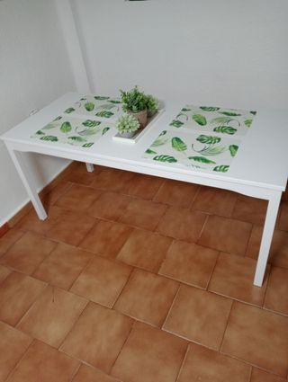 Mesa de comedor blanco