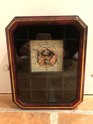 Joyero con Reloj Vintage – Elegancia Clásica 