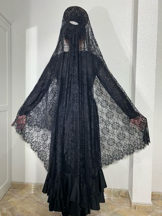 Mantilla negra en medida especial más grande