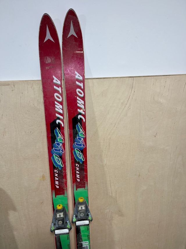 Skies atomic 150 cm