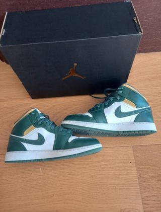 Air jordan mid. Talla 40 EU. Nike.
