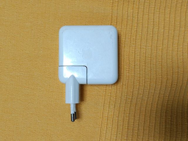 Adaptador de corriente Apple 