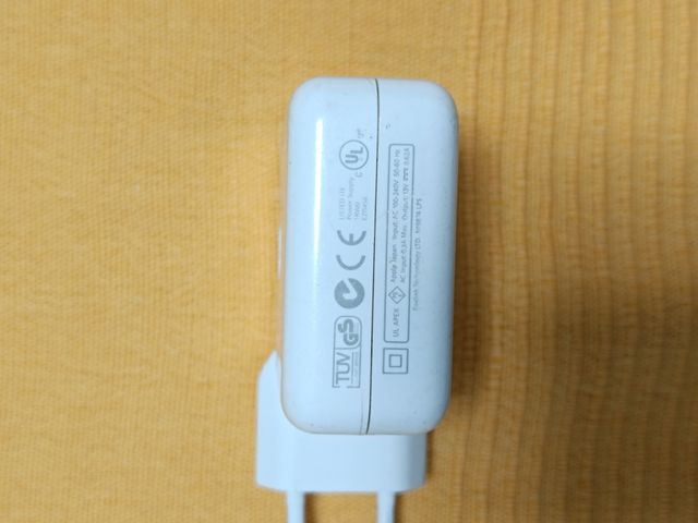Adaptador de corriente Apple 
