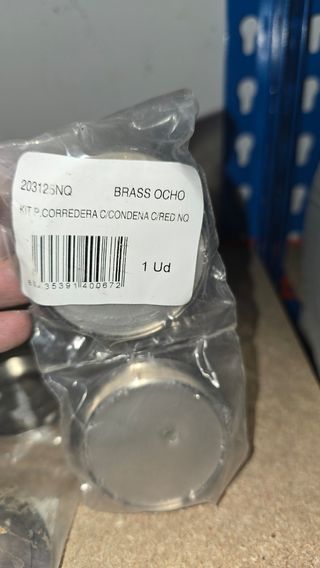 Kit puerta corredera. agarre