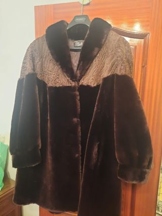 Chaquetón piel mutón y astracán. 