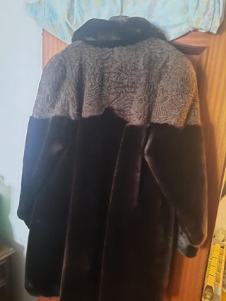 Chaquetón piel mutón y astracán. 