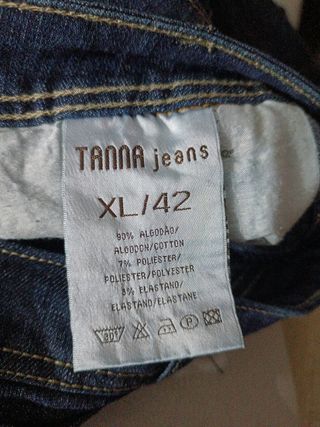 Bonita falda vaquera corta