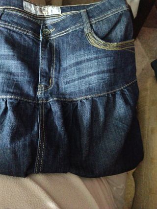 Bonita falda vaquera corta