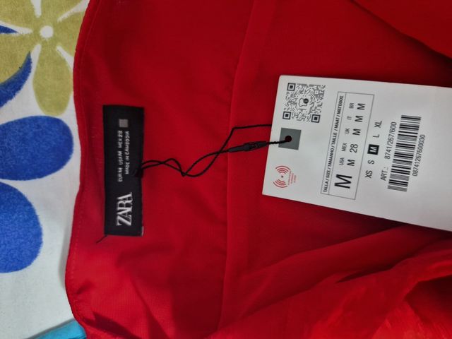 Vestido de fiesta rojo de Zara