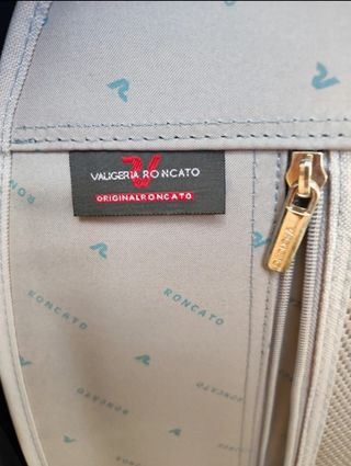 Maleta grande rígida Roncato con ruedas 