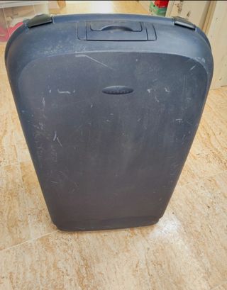 Maleta grande rígida Roncato con ruedas 