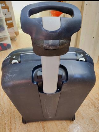 Maleta grande rígida Roncato con ruedas 
