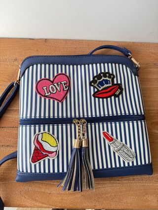 Bolso azul y blanco 