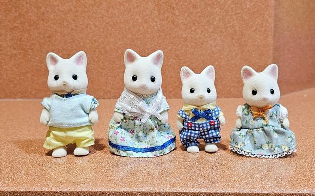 Sylvanian Families Familia Gato de seda