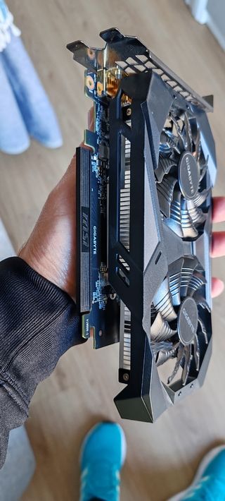 Tarjeta gráfica Gigabyte GeForce 1650 GTX