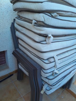 Mesa y 6 sillas de exterior jardín.