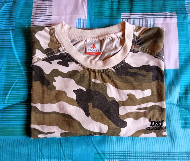 T-shirt uomo mimetica