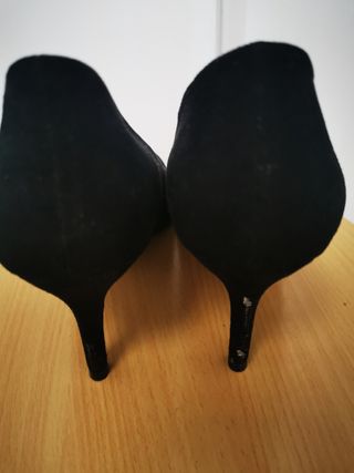 Zapatos de tacón negros