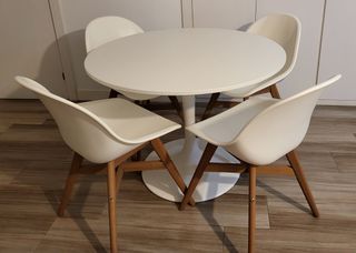 Mesa con 4 sillas
