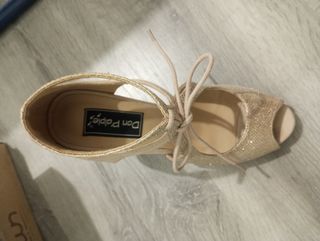 Sandalia fiesta dorada núm 37