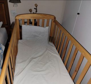 Cuna madera con colchón 
