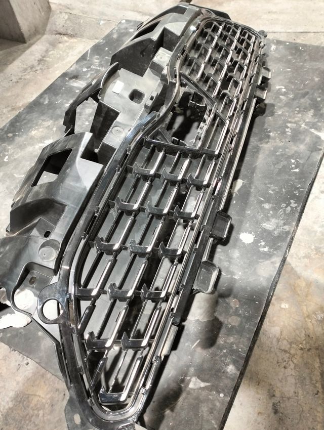 Rejilla delantera Toyota Yaris Cross