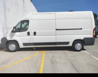 Servicios y transportes