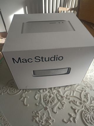 Caja Mac studio 