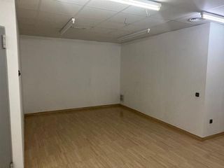 Local comercial en alquiler en Deltebre