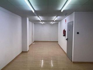 Local comercial en alquiler en Deltebre