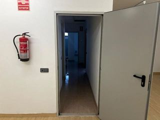 Local comercial en alquiler en Deltebre