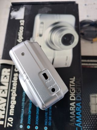 Cámara fe fotos Traveler DC 7900