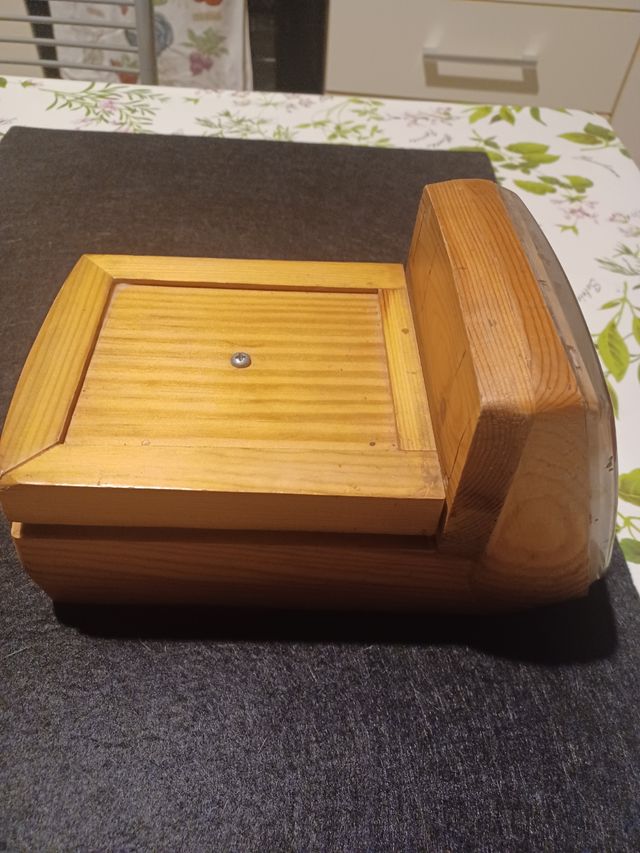 Bilancia in legno 1960