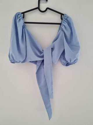 Top azul claro