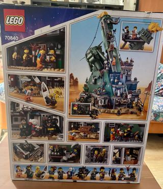 LEGO - The Lego Movie 2 - 70840 - Apocalypseburg