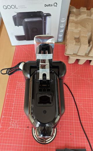 Macchina da caffè Capsule Delta Q Qool Auto Nera