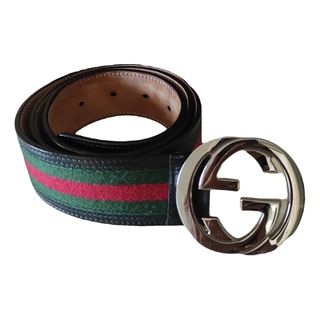 Cinturón Gucci Buckle Con Hebilla GG Plateada.