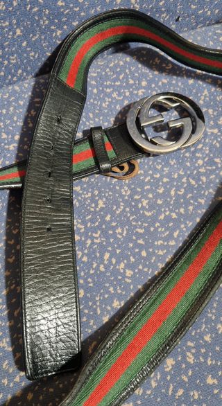 Cinturón Gucci Buckle Con Hebilla GG Plateada.