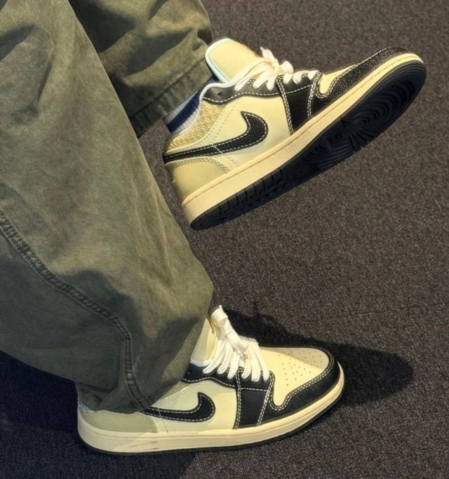 Zapatillas Nike Air Jordan Retro 1 Leche De Coco.