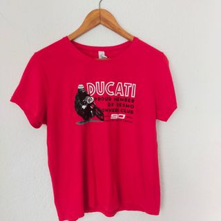 Preciosa y original camiseta Ducati muje