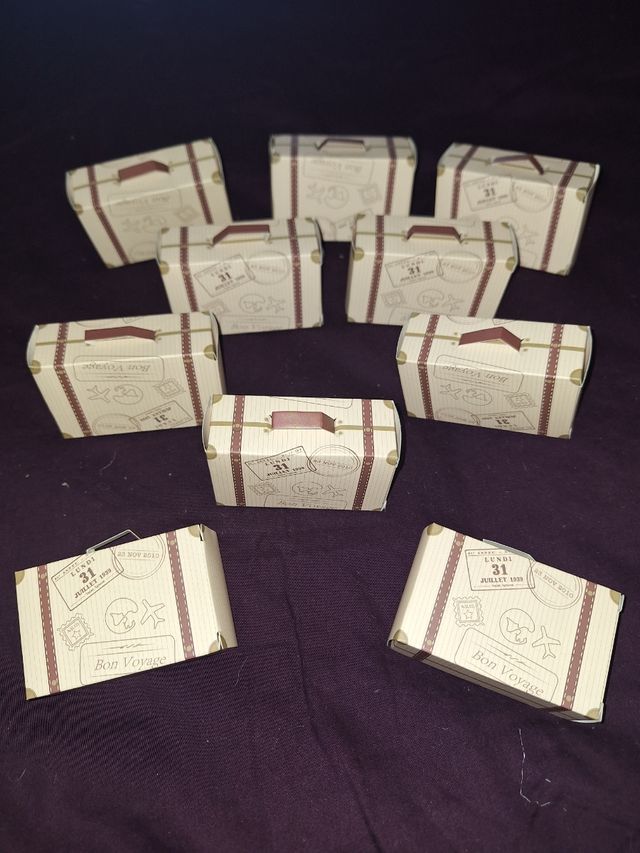 Lote 20 cajas maletas