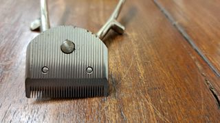 Antico taglia capelli manuale