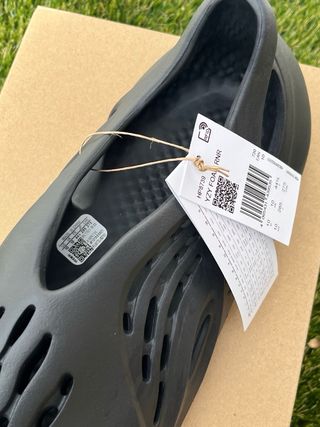 Yezzy foam onyx 44.5