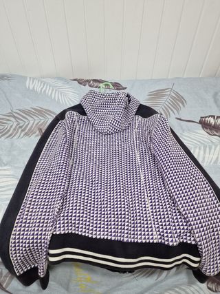 Sudadera de cremallera y capucha