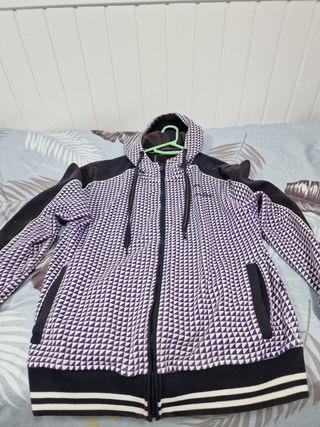 Sudadera de cremallera y capucha