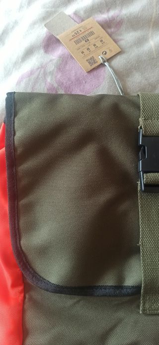 MOCHILA PULL AND BEAR