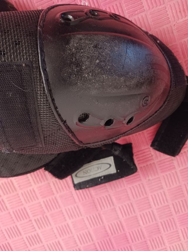 Protectores codos moto marca Action