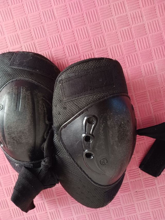 Protectores codos moto marca Action