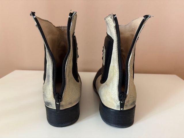 Botín piel negro y beige Escarlata