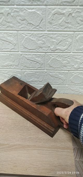 Cepillo antiguo de carpinteria